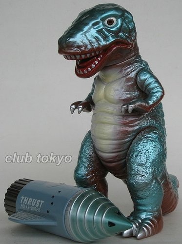 Last Dinosaur Brown figure by Yuji Nishimura, produced by M1Go. Front view.
