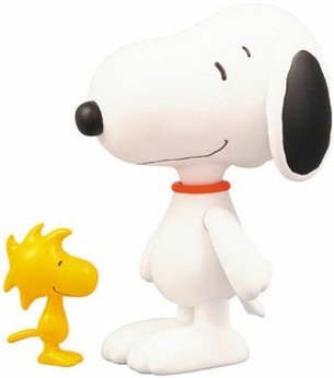 Snoopy and Woodstock UDF 2-Pack figure by Charles M. Schulz, produced by Medicom Toy. Front view.