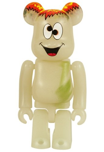 Manana Banana! Be@rbrick - GID figure by Pamtoy (Perks And Mini), produced by Medicom Toy. Front view.