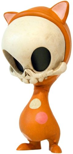 Masao Skelve - Orange  figure by Brandt Peters X Kathie Olivas, produced by Circus Posterus. Front view.