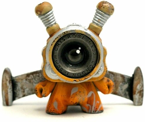 Sky Observers (Burnt Orange) figure by Cris Rose. Front view.