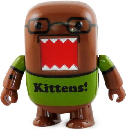 Kittens! Domo Qee figure by Dark Horse Comics, produced by Toy2R. Front view.