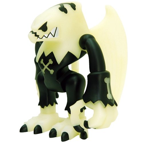 Beak Falcon: Bone GID (mixi-bang exclusive) figure by Touma, produced by Wonderwall. Front view.