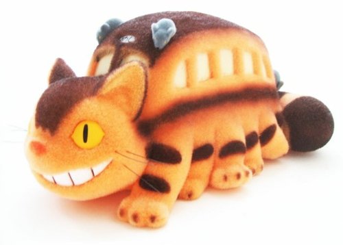 Totoro - Cat Bus figure by Studioghibli, produced by Nibariki. Front view.