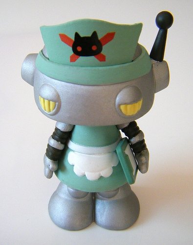 No. 157 Kiyomi figure by Junko Mizuno, produced by Kidrobot. Front view.