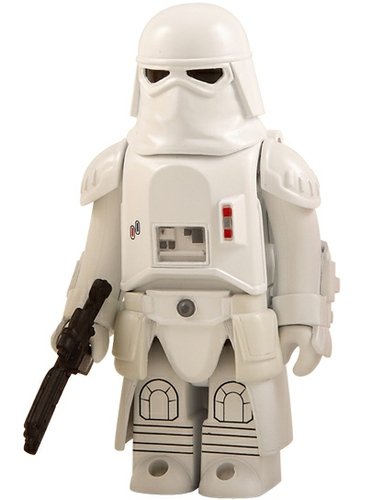 Snow Trooper Kubrick 100% figure by Lucasfilm Ltd., produced by Medicom Toy. Front view.