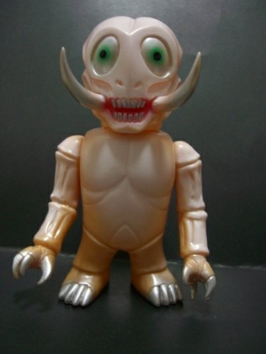 Howaton No 1  figure by Skull Head Butt, produced by Skull Head Butt. Front view.