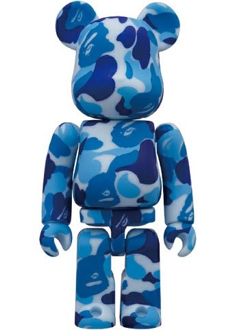000BAPE11-B Be@rbrick 100% figure by Bape, produced by Medicom Toy. Front view.