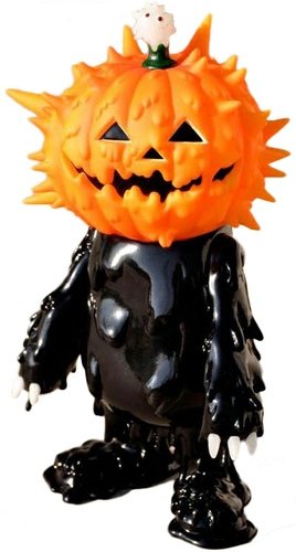 Halloween Inc (Jack-O-Lantern) figure by Hiroto Ohkubo, produced by Instinctoy. Front view.