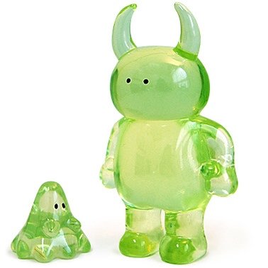 Uamou & Boo - Clear Green figure by Ayako Takagi. Front view.