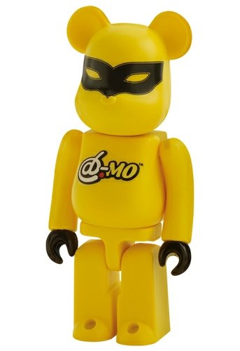 Dutt MO Be@rbrick 100% Yellow figure by Ochi Masato, produced by Medicom Toy. Front view.