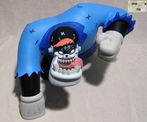 Runaway Brain Julius figure by Disney, produced by Bounty Hunter (Bxh). Front view.