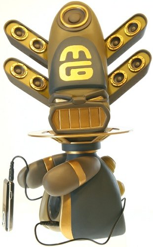 Minigod - MG1 Brazil Gold Grillz  figure by Marka27, produced by Bic Plastics. Front view.