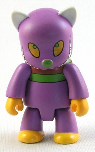 Evil Cat figure by Anna Puchalski, produced by Toy2R. Front view.
