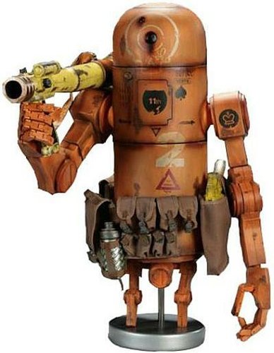 Bertie the Pipebomb : MK1 Desert Rat  figure by Ashley Wood, produced by Threea. Front view.