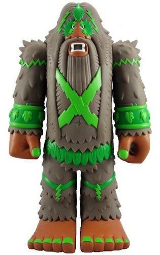 The Forest Warlord  figure by Bigfoot One, produced by Kuso Vinyl. Front view.