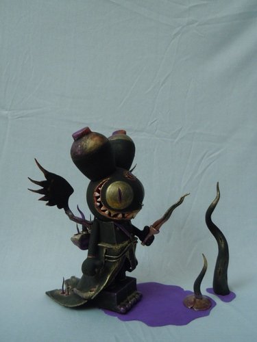 Exterminating Angel figure by 23Spk, produced by Kidrobot. Front view.