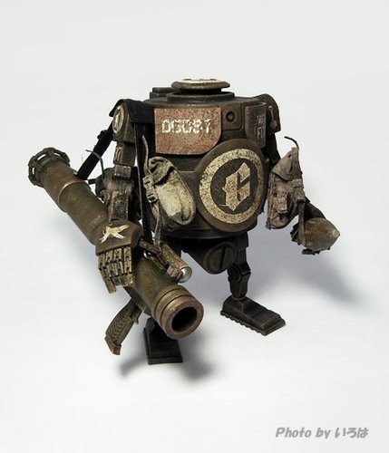 Grave Digger Bramble figure by Ashley Wood, produced by Threea. Front view.