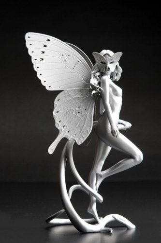 Lady Butterfly - Silver  figure by Aiko Nakagawa (Lady Aiko), produced by Tomenosuke-Syoten. Front view.