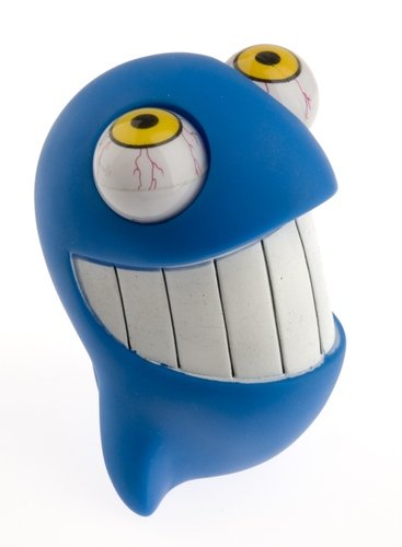 Stress Reliever Eye Popping Fish figure. Front view.