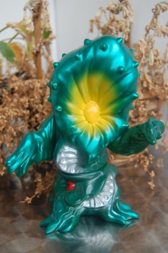 Greenmons figure by Yuji Nishimura, produced by M1Go. Front view.
