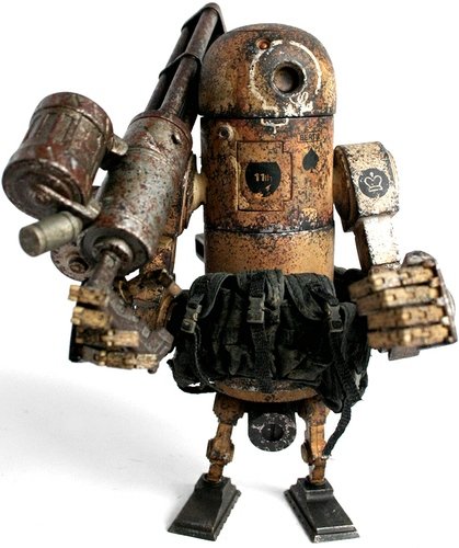 Desert Combat Bertie Mk 2 - Sandy Fuck figure by Ashley Wood, produced by Threea. Front view.
