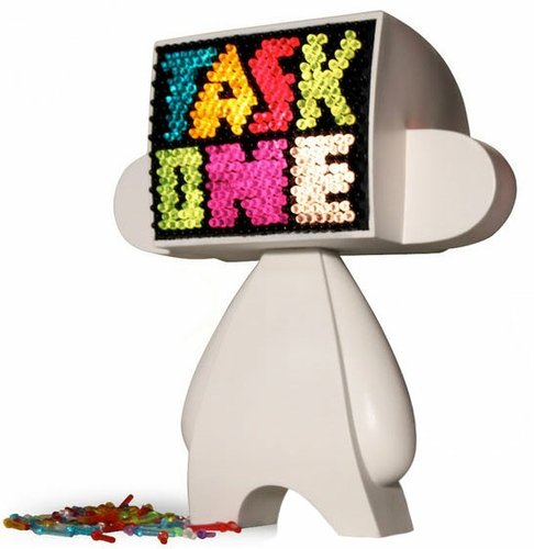 Lite-Brite MadL figure by Task One. Front view.
