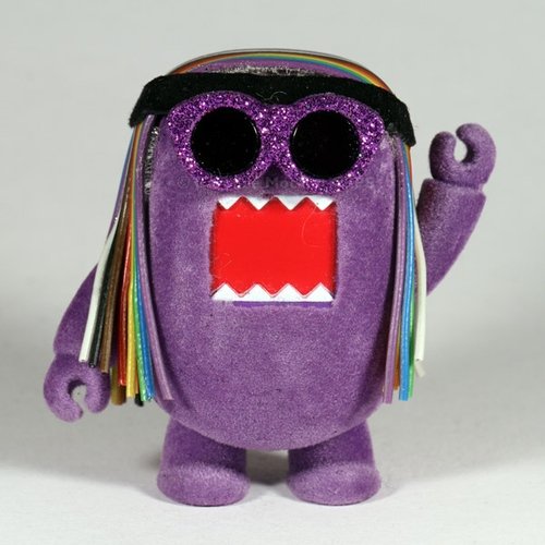 Hairy Hippy Domo figure by Cazm, produced by Toy2R. Front view.