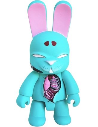 Rabbit figure by Okokume (Laura Mas), produced by Toy2R. Front view.
