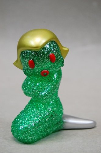 Suity-chan - Gold hair figure by Shane Haddy, produced by Hints And Spices. Front view.