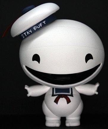Stay Puft figure by Grapheart . Front view.