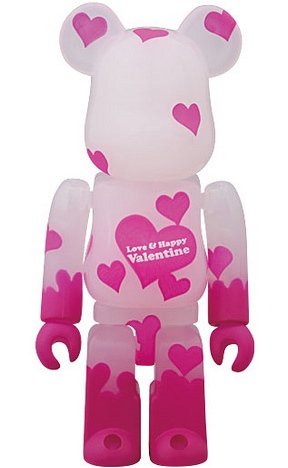 Valentine 2011 (Love & Happy) Be@rbrick 100% figure, produced by Medicom Toy. Front view.