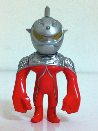 Ultraseven - normal version figure by Touma, produced by Bandai. Front view.