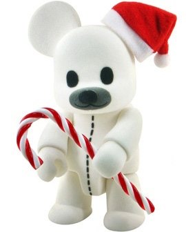 Christmas Bear Qee figure by Steven Lee, produced by Toy2R. Front view.