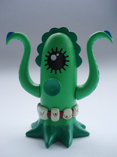 Tenjo Warning figure by Peskimo, produced by Kidrobot. Front view.