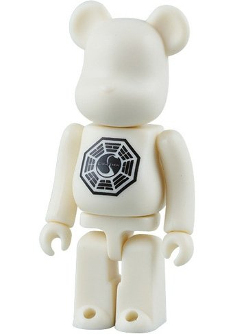 Lost Be@rbrick 100% figure by Abc Studios, produced by Medicom Toy. Front view.
