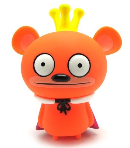 Bossy Bear Orange figure by David Horvath, produced by Toy2R. Front view.