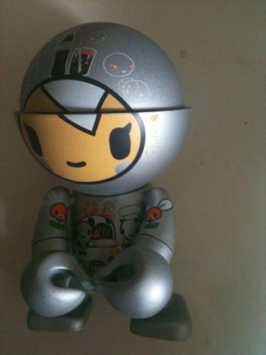 Trexi Bollicina figure by Simone Legno (Tokidoki), produced by Play Imaginative. Front view.