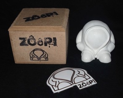 ZÔôpi figure by Tazx, produced by Tzx Design. Front view.
