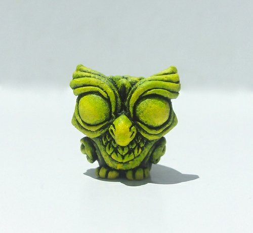 Wise Owl - Fake Glow figure by Kathleen Voigt . Front view.