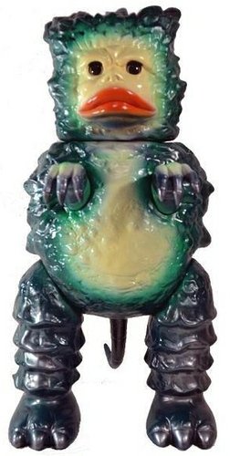 Giant Pigmon Blue figure by Yuji Nishimura, produced by M1Go. Front view.