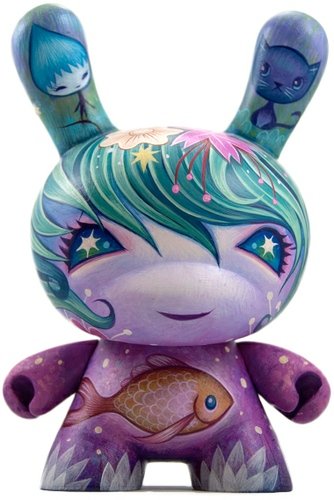Wondrous figure by Jeremiah Ketner. Front view.