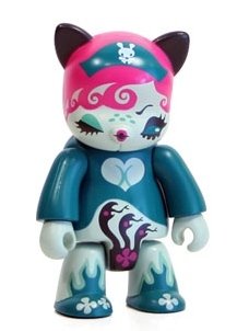 Nurse Flash-It figure by Junko Mizuno, produced by Toy2R. Front view.