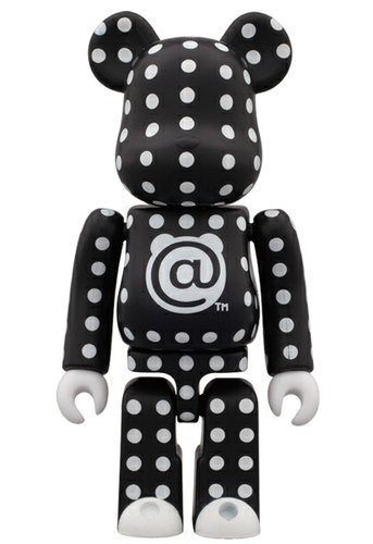 Be@rbrick Polka Dot 100% figure, produced by Medicom Toy. Front view.
