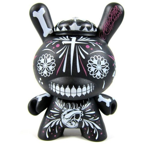 Max242 Black variant figure by Maxx242, produced by Kidrobot. Front view.