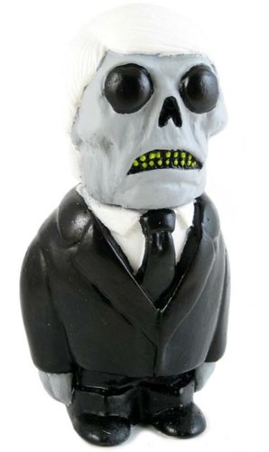 Formaldehyde Face - Men In Black Grey Edition figure by Motorbot, produced by Deadbear Studios. Front view.