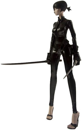 Yubi O Tekika figure by Ashley Wood, produced by Threea. Front view.