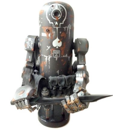 Bertie The Pipebomb MKI - Dirty Deeds figure by Ashley Wood, produced by Threea. Front view.