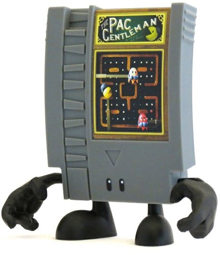 Pac Gentleman  figure by Doktor A, produced by Squid Kids Ink. Front view.