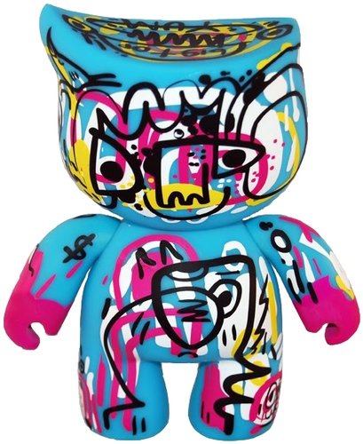 Jinny Bigtop by Jon Burgerman figure by Jon Burgerman, produced by Bitbots Toys Limited. Front view.